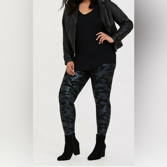 Torrid Leggings Womens 3X Black Multi Metallic Camoflage Pull On Cotton Spandex - Picture 2 of 11